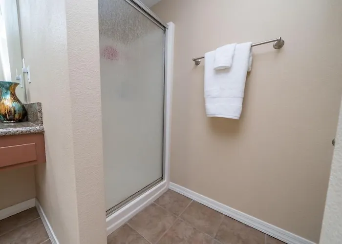 Large Havasu Retreat With Private Heated Pool And Gameroom For Family Fun Hébergement de vacances Lake Havasu City