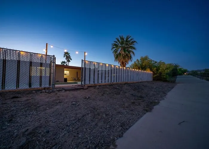 Large Havasu Retreat With Private Heated Pool And Gameroom For Family Fun Hébergement de vacances Lake Havasu City