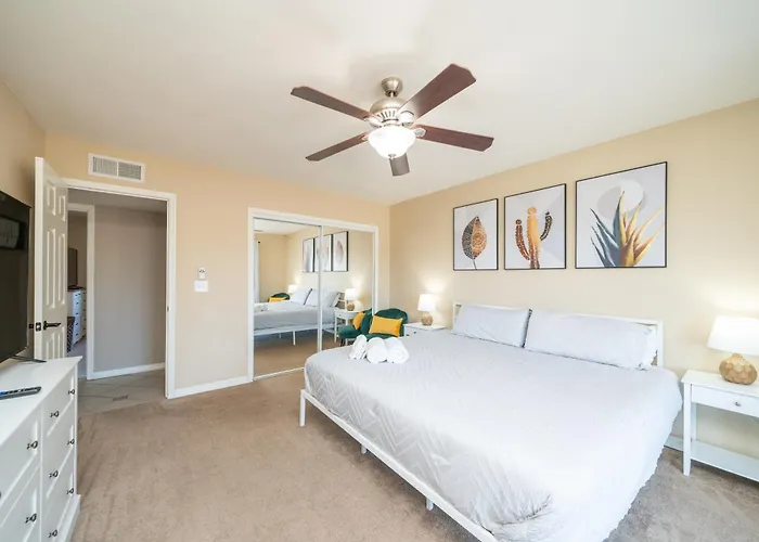 Large Havasu Retreat With Private Heated Pool And Gameroom For Family Fun Hébergement de vacances Lake Havasu City