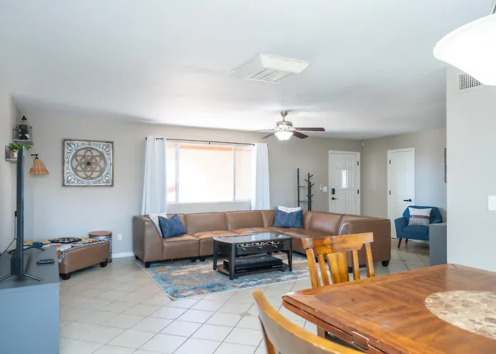Large Havasu Retreat With Private Heated Pool And Gameroom For Family Fun *