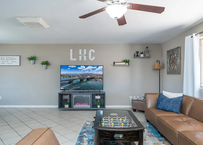 Large Havasu Retreat With Private Heated Pool And Gameroom For Family Fun Hébergement de vacances Lake Havasu City