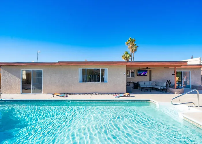 Large Havasu Retreat With Private Heated Pool And Gameroom For Family Fun