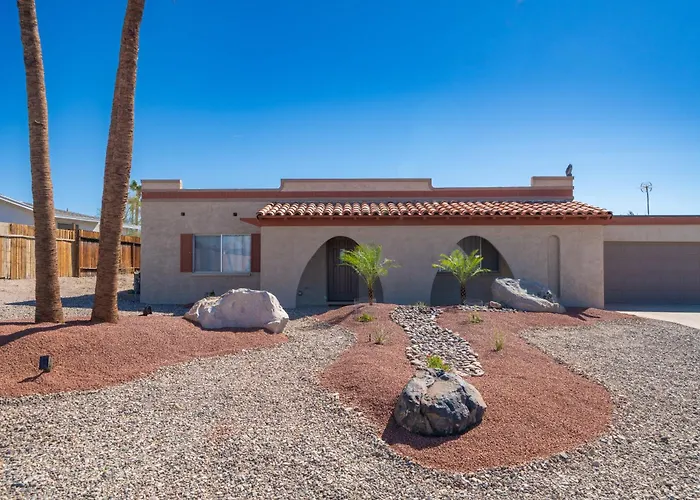 Large Havasu Retreat With Private Heated Pool And Gameroom For Family Fun