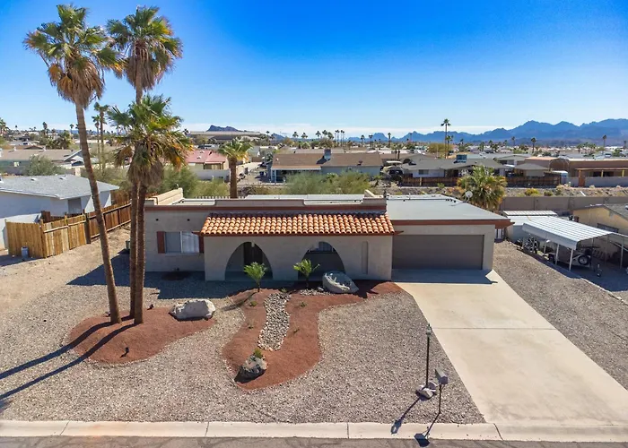 Hébergement de vacances Large Havasu Retreat With Private Heated Pool And Gameroom For Family Fun Lake Havasu City