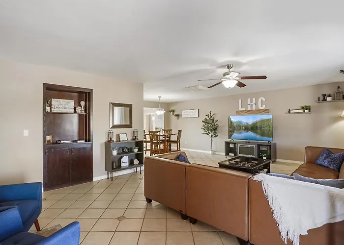 Havasu Hot Spot With A Heated Pool, Game Room & Fun