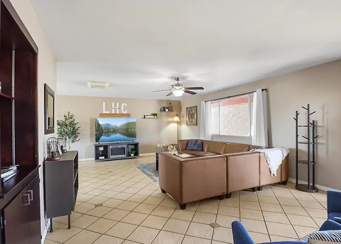 Havasu Hot Spot With A Heated Pool, Game Room & Fun Holiday home