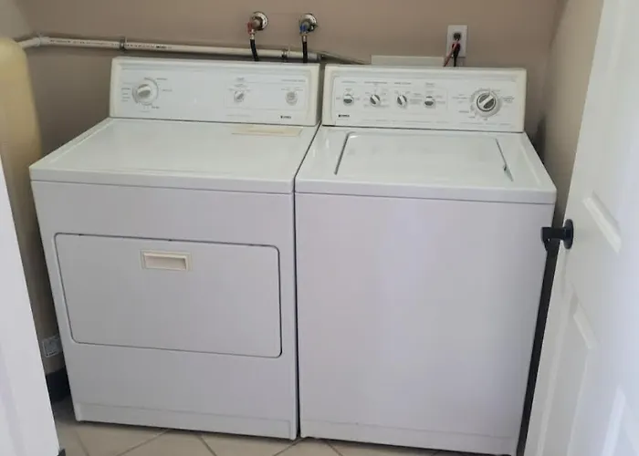 Havasu Hot Spot With A Heated Pool, Game Room & Fun Holiday home Lake Havasu City