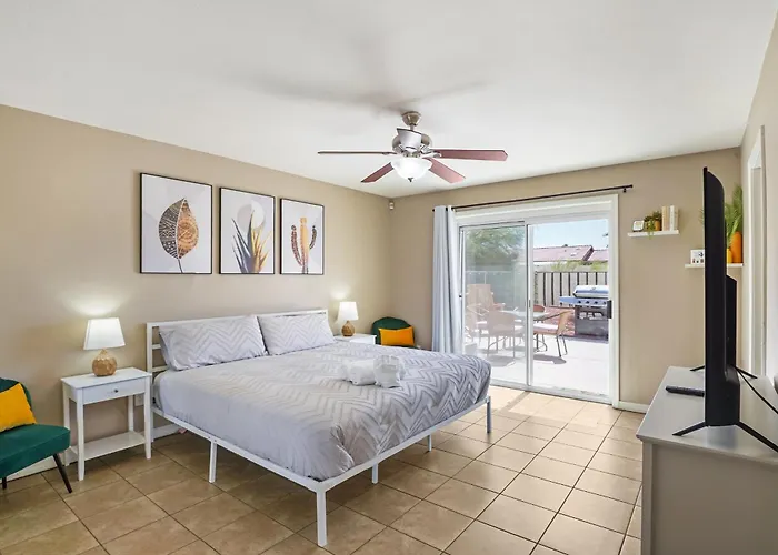 Havasu Hot Spot With A Heated Pool, Game Room & Fun Holiday home *