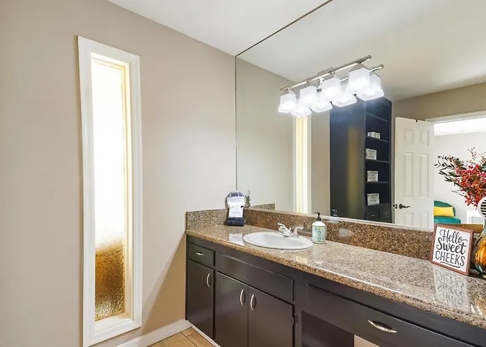 Havasu Hot Spot With A Heated Pool, Game Room & Fun *